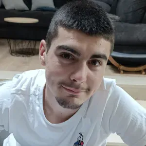 Différents services : courses, pharmacie, courrier, ect ...