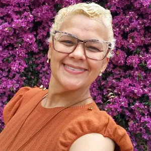 Nao sou perfeita, mas meu trabalho ,dou o meu melhor..