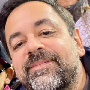 Je cherche une baby-sitter sitter 