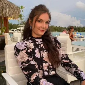 Femme de ménage issue de l'hôtellerie de luxe