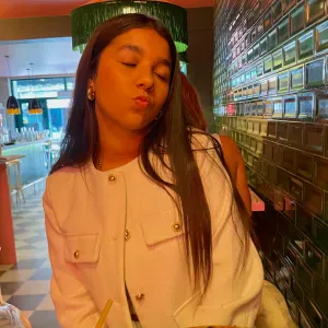 Jeune Baby-sitter Rochelaise  