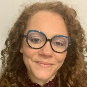 Nounou à temps partiel (plus de 23 ans d'expérience)