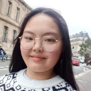 Je suis une garde d'animaux sur Paris 