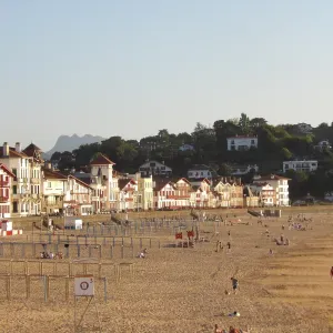 Professionnelle disponible de suite.