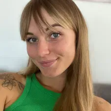 Baby sitter expérimentée avec permis