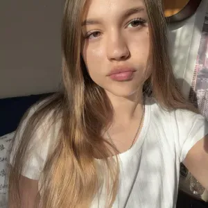 jeune femme nouvelle au babysitting à nice 