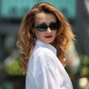  Canguro responsable para recoger y cuidar niños