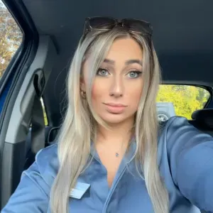 Examinierte Pflegefachfrau, Vollzeit beschäftigt