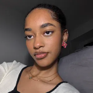 Baby-sitter à Courbevoie ( paris)