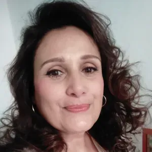 Femme de ménage CESU responsable et sérieuse à Cannes 