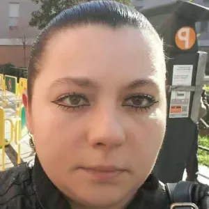 Cuidadora en Valencia. Tiengo resperiencia mas de 7 años. 