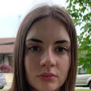 Babysitter con esperienza in cerca di lavoro. 