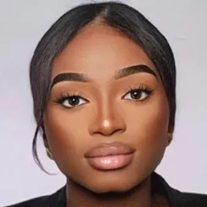 Babysitter available in London