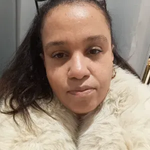 Faço limpeza doméstica lojas e etc.