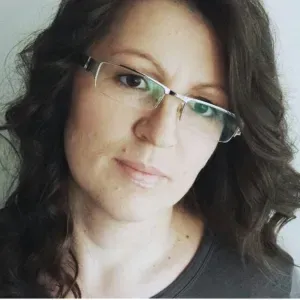 Addetta alle Pulizie & Babysitter (20 anni di esperienza)