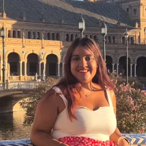 Niñera en Zaragoza graduada en Magisterio de Primaria de PT.