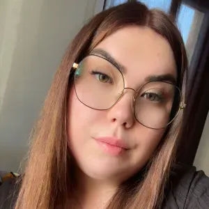 Baby-sitter en crèche, douce et attentionnée 🧸