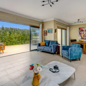 T4 house cleaner is needed (Alojamento local)