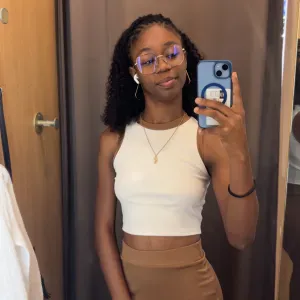 Baby-sitter sérieuse et disponible en Guadeloupe
