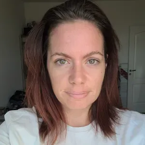 Julie cherche emploi pontuel ou regulier 