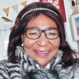 Femme de ménage et employé familial 