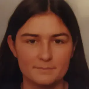 baby sitter disponible dans l'aube