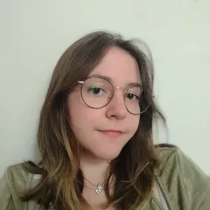 Femme de ménage respectueuse et à l'écoute 