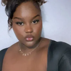 Babysitter profissional na área de Lisboa