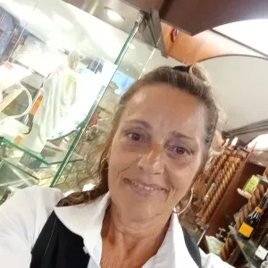 Addetta alle pulizie, a napoli