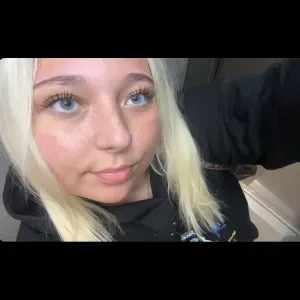 20 jährige Babysitterin sucht einen Nebenjob