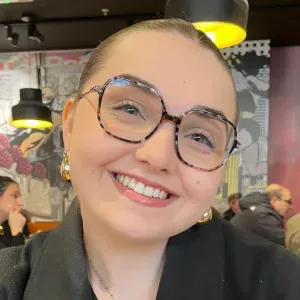 Professional babysitter from France 