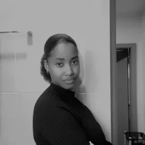 Empregada de limpeza responsável e organizada 