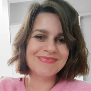 Je recherche une baby-sitter