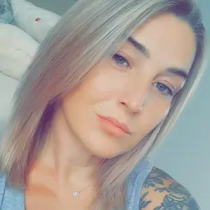 Femme de ménage de 40 ans avec de l'expérience 