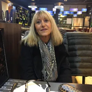 Une baby sitter calme et patiente