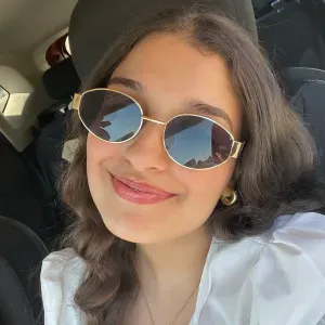 Cuidador formal, compassivo em paredes 