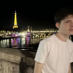 Jeune baby-sitter à Valenciennes 