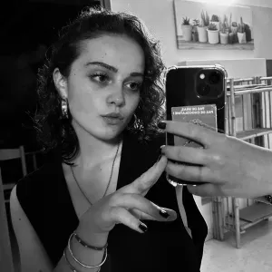 Jeune étudiante Propose service aide au ménage 