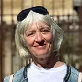 À la recherche d'un-e pet sitter ou famille d'accueil.