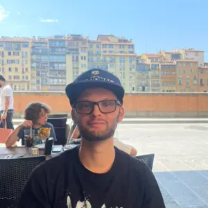 Pet Sitter Passionné et Attentionné à Votre Service