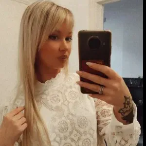 Recherche un petit boulot de dame de compagnie