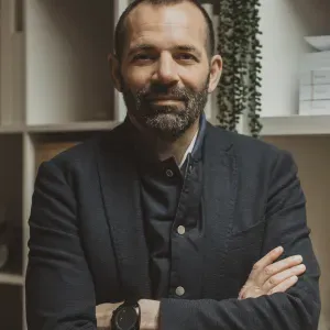 Je cherche une baby-sitter