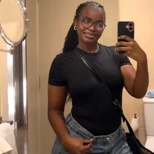 Experienced babysitter looking for a job 