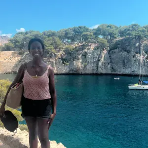 Baby-sitter attentionnée et bienveillante située à Meyreuil