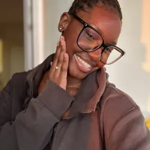 Nounou disponible tous les jours toute la journée !!