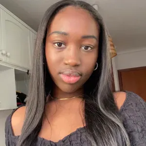 Baby-sitter fiable et pleine d'énergie dispo tout l'été !