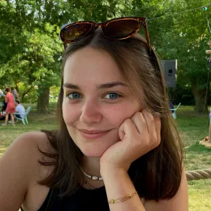 Baby-sitter sérieuse et bienveillante à Angers