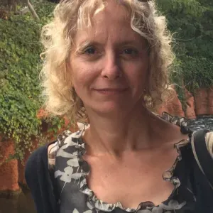 Femme de ménage, repassage, couture, cuisine. 