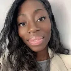 Femme de ménage rapide et sérieuse