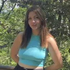 Baby-sitter jeune fille expérimentée et passionnée